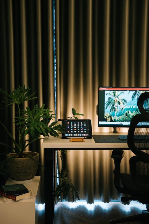 How to Create a Cozy and Inviting Home Workspace